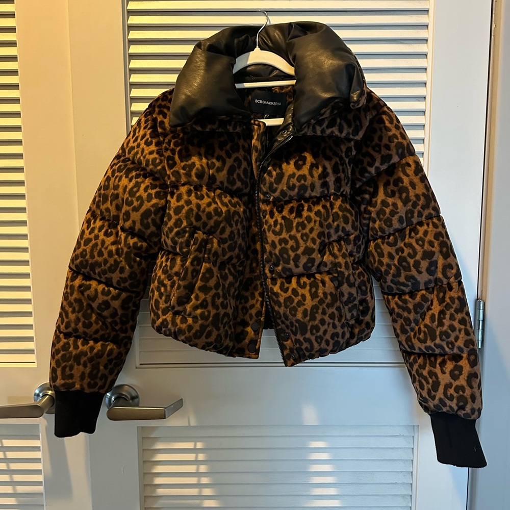 BCBGMAXAZRIA LEOPARD COAT